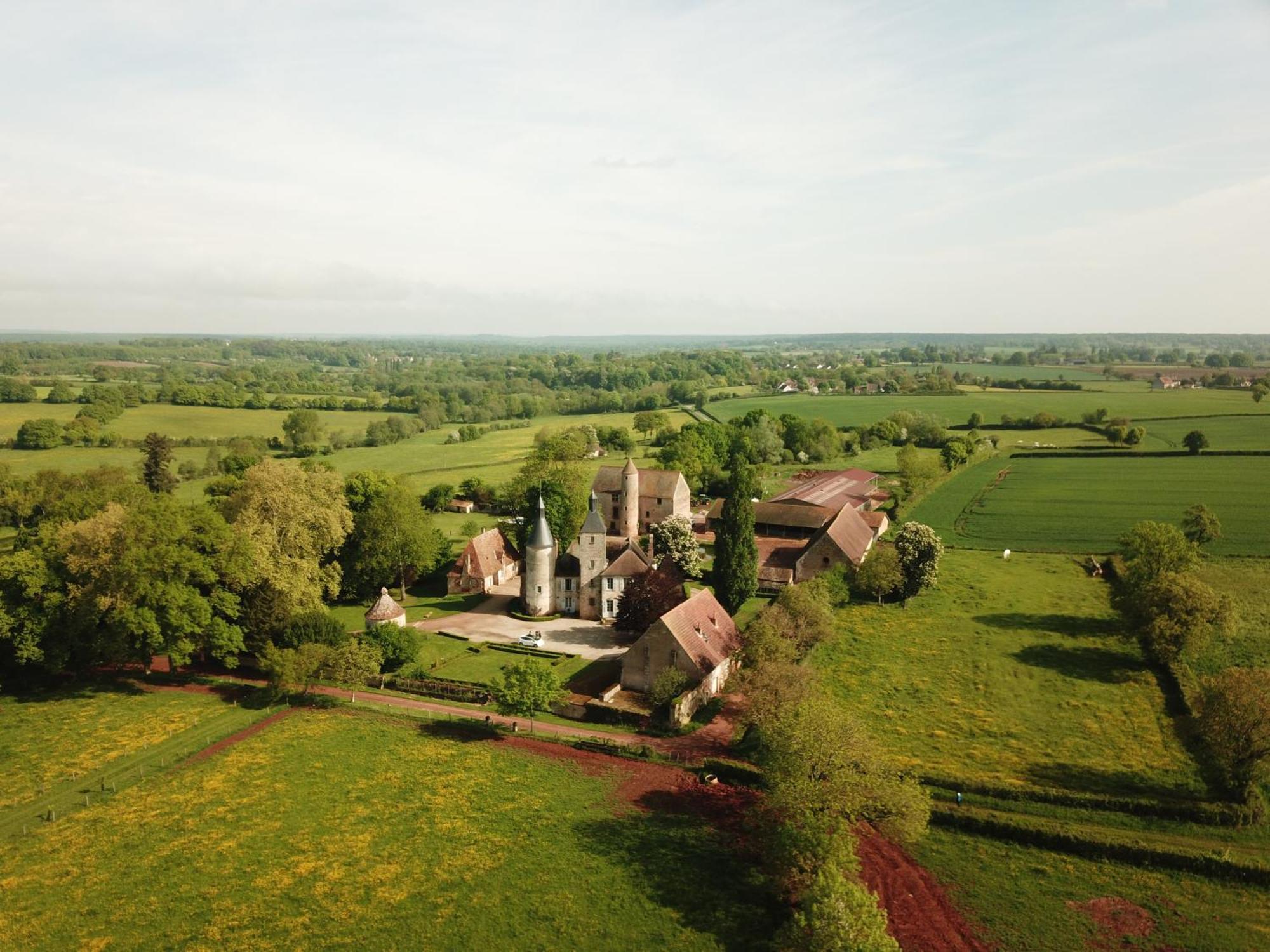 Chateau De Clusors Saint-Menoux ภายนอก รูปภาพ
